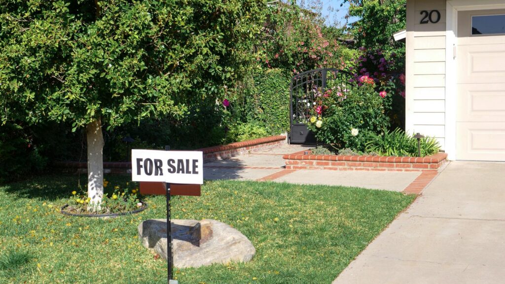 house hacking: how to live for free using real est - House Hacking: Live Free Using Real Estate Investment